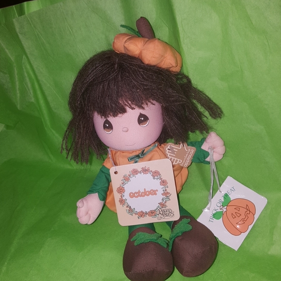 Precious Moments October Doll - Picture 3 of 6